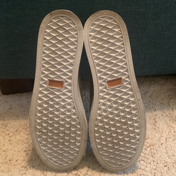 Olive green with gold stars Kaanas sneakers - Picture 2 of 3